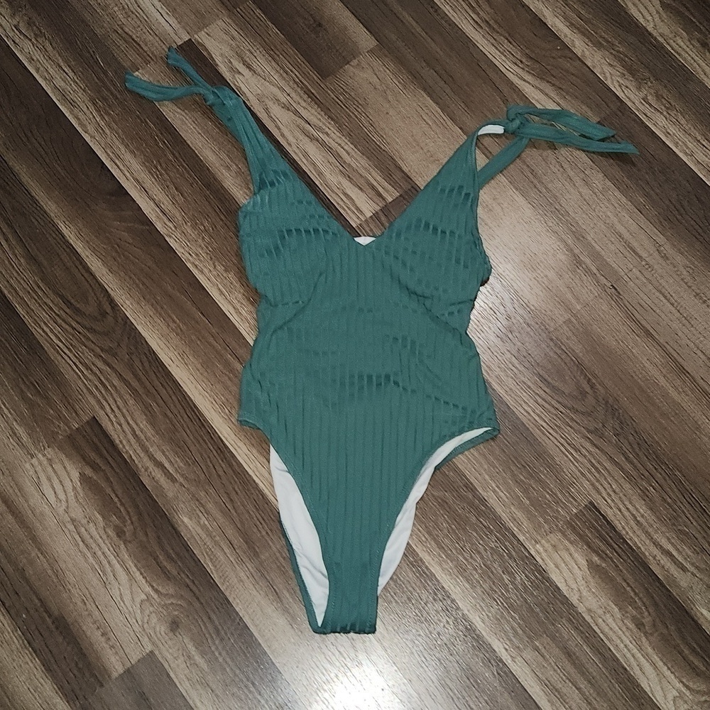 SHADE & Shore One Piece Swimsuit Size Small Green Ties at Shoulders